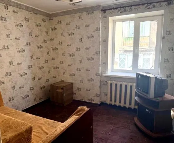 Продам 2к.кв. Сталинка. Кировский р-н. мкр. Семашко. Ориентир ост. Торговый Центр. пр.Семашко. Донецк