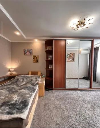 Продам 1 ком. кв-ру, центр Макеевки, ориентир Золотого ключик Макеевка