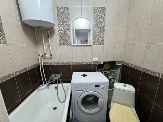 в продаже 1 комн. квартира, мкр Солнечный, «малосемейка»5 этаж 9 этажного дома Макеевка