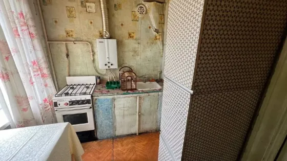 Продаётся 2 ком. квартира пр. Ильича 98 Донецк
