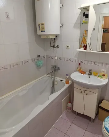 Продам 3-х комнатную квартиру в Центральном м-не Макеевка