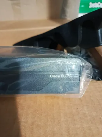Продаю маршрутизатор cisco 800 series Макеевка
