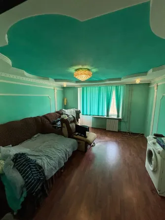 Продам 3х комн 65м кв бажанова Макеевка