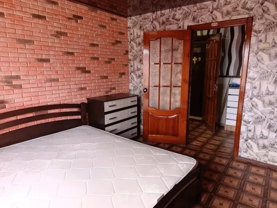 Продам 2 ком. кв-ру Гвардейка, 27 квартал, 58 школа. Макеевка