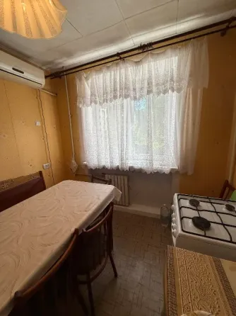 Продам 3-х комнатную квартиру в центре Червоногвардейского района Макеевка