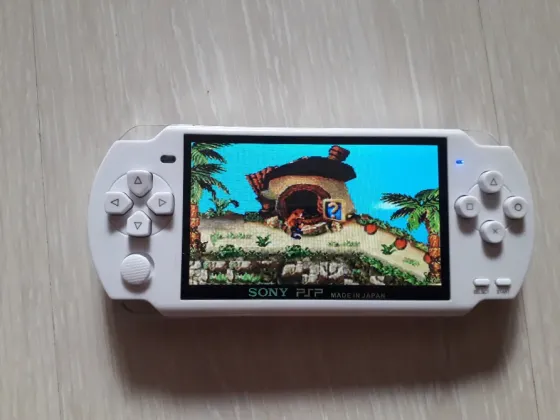 Игровой китайская плеер/приставка PSP MP5 4Gb Донецк