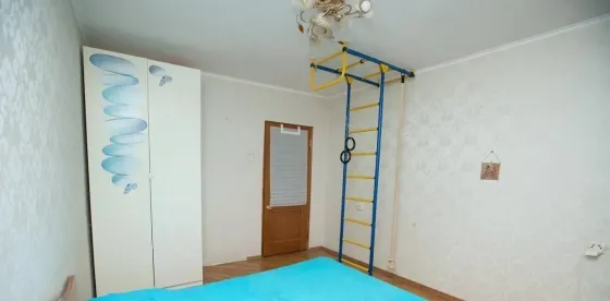Ворошиловский улицаАртема рядом с золотом кольцом Донецк