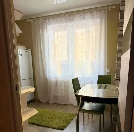 Куйбышевский район. Площадь Бакинских Комиссаров, Тапаз Донецк
