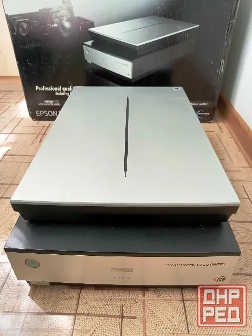 Сканер Epson Perfection V700 Photo Донецк - изображение 1