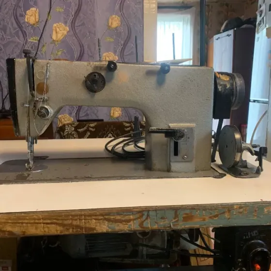 Продам швейную машину Макеевка