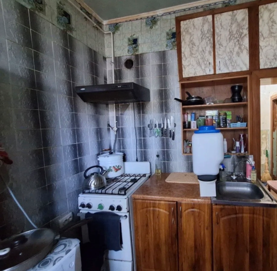 Продам 1 комнатную квартиру Енакиево