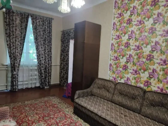 Трехкомнатная квартира на земле с гаражом Макеевка