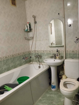 Продается 3 комн. Куйбышевский район. Ул.Вахрушева. Этаж 1/5. Цена 2.500.000 руб. Донецк