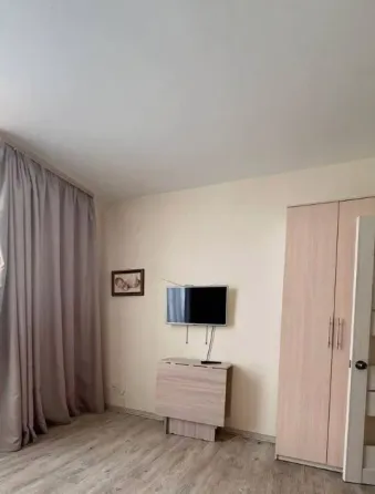 Сдаю двухкомнатную квартиру 63 м² этаж 4/9. город Донецк, Куйбышевский район ориентир Азотный Донецк