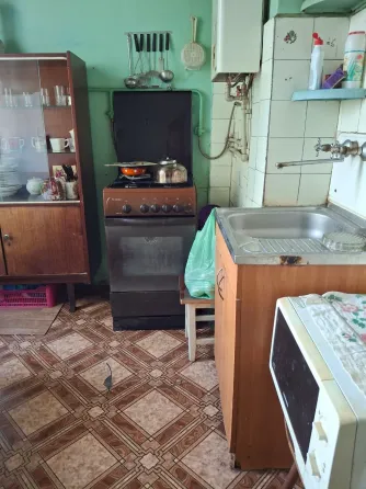 Продажа полноценной 1-комнатной Майский рынок Заперевальная. Донецк