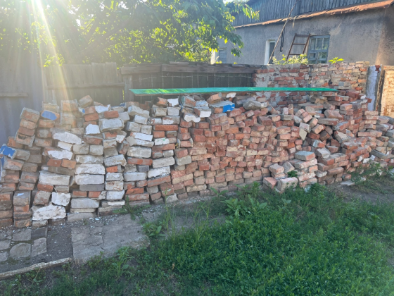 Отдам безплатно б/у кирпич, шлакоблок самовывоз Донецк Донецк