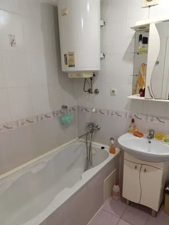 Продам 3-х комнатную квартиру в Центральном м-не Макеевка