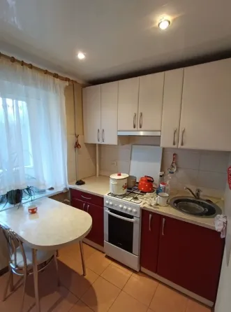 Продам 3-х комнатную квартиру в Центральном м-не Макеевка