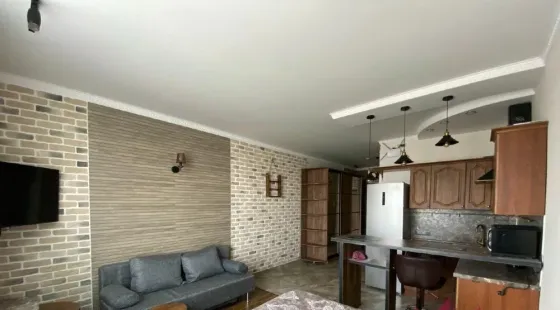 Сдаю студию Донецк