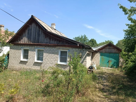 Срочно ! Дом между трубником и Капитальной, пос. Победы, Макеевка Макеевка