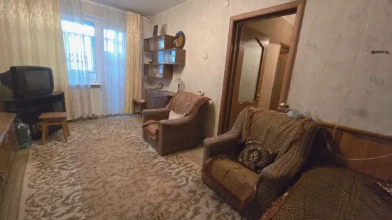 Продаю 2к кв на оцкб с раздельными комнатами на 6м этаже в 9ти этажном доме . Кондиционер, меб,тех Донецк