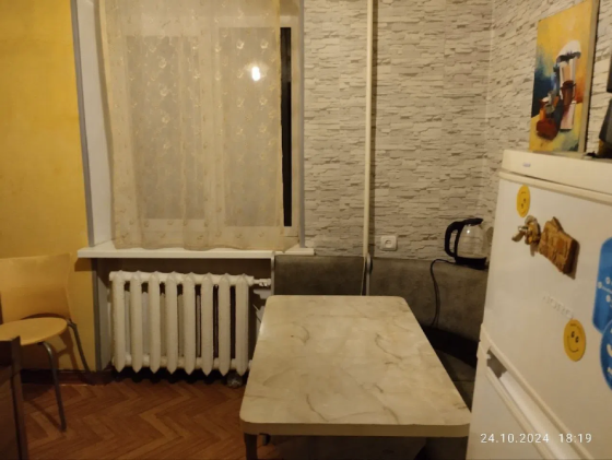 в офис ехать и вносить предоплату не нужно!Сдам 2к кв в Ворошиловском районе.Крытый рынок.вода.ан Донецк