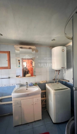 Продажа добротного дома с Газом и гаражом Восточный Кировский р., п.Октября 3,2 млн.р.Торг! Макеевка