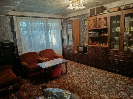 Цена снижена! Продам 3-комнатную квартиру, переделанную из 4-комнатной. Донецк