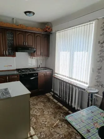 Цена снижена! Продам 3-комнатную квартиру, переделанную из 4-комнатной. Донецк