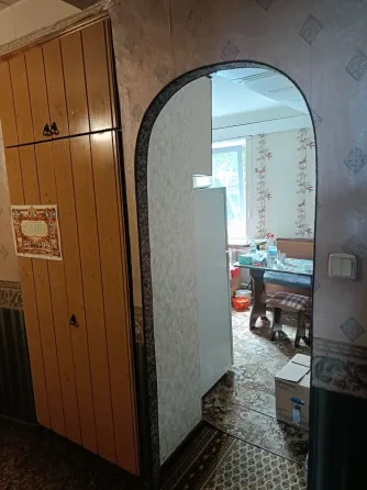 Продам 3-комнатную квартиру, переделанную из 4-комнатной. Донецк