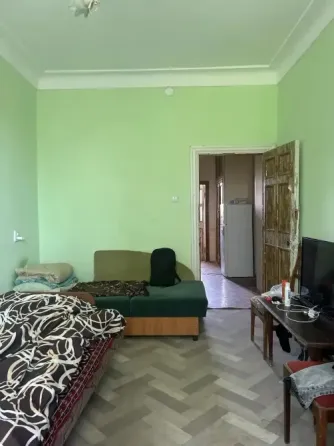 3 ком.кв. сталинка пр-кт ильича Мариуполь