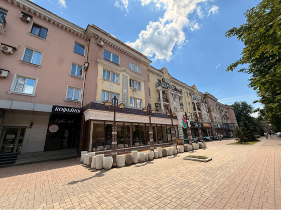 12 кВ метров Артёма 127 ( Татарочка, Библиотека Крупской) Донецк
