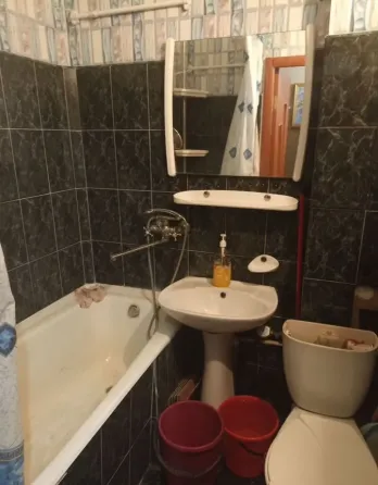 Продам 2ком Куйбышева, рядом Жд Донецк