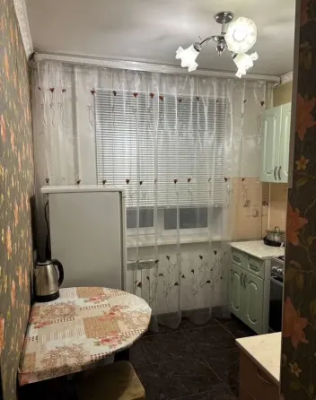 Сдаю 4-комнатную квартиру, переулок. эта квартира Донецк