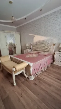 Купить дом 281 кв.м с 8 комнатами и участком 4 сотки в Мариуполе Мариуполь