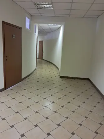Аренда офиса. Отдельный этаж, 7 помещений, 370 кв.м., санузел, подсобка. Донецк