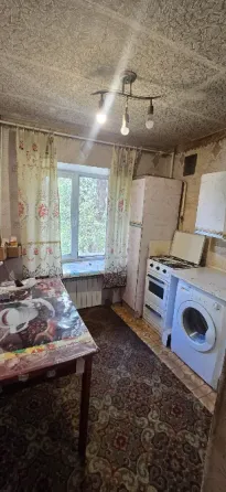 Продам 2-комн. квартиру по ул. Ленина ост. Пушка. Макеевка