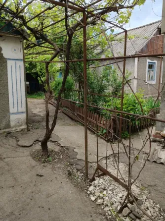 Срочная продажа ! Кирпичный дом в центре Старобешева Старобешево