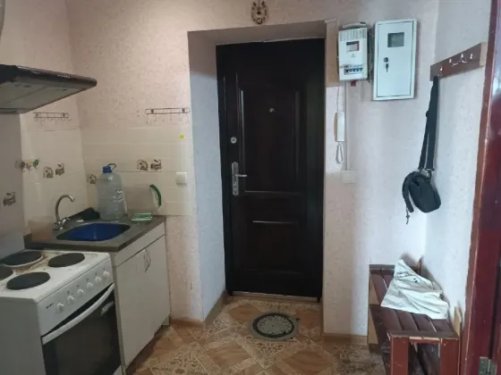 продам свою 2х комн кварт в киевском р-не, партизанский пр-т, с мебелью, техникой. Донецк