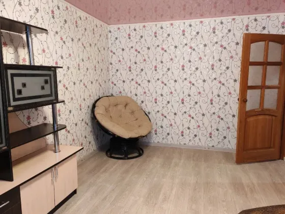 Предлагается в аренду просторная 2-комнатная квартира в Ленинском районе Донецк
