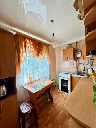 Продается просторная трехкомнатная квартира Донецк