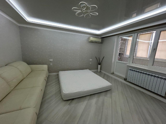 Продам 5 комнатную квартиру в Мариуполе Мариуполь