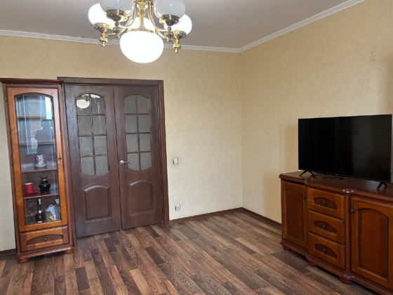 Продам 5 комнатную квартиру в Мариуполе Мариуполь