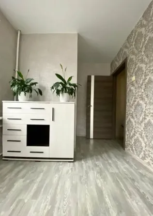 Срочно сдаю квартиру на длительный срок Донецк