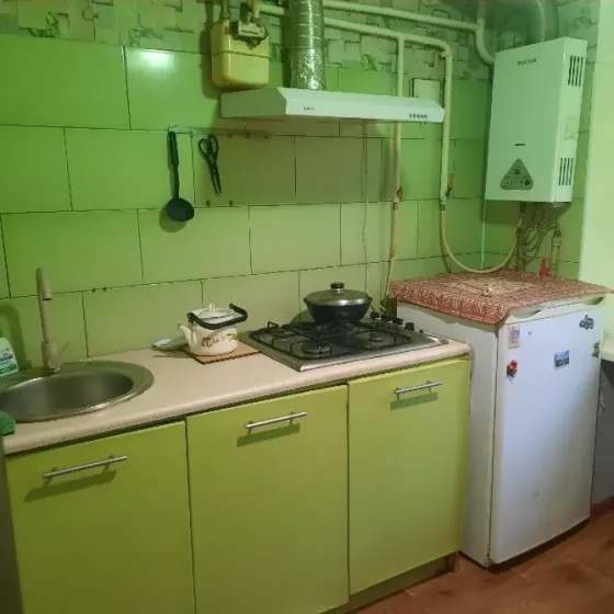 Текстильщик, 2к. кв-ра, хорошая, остановка "Гараж", 1/4 Донецк