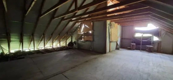Продается 2-х этажная квартира на земле, ул. Трехгорная Донецк