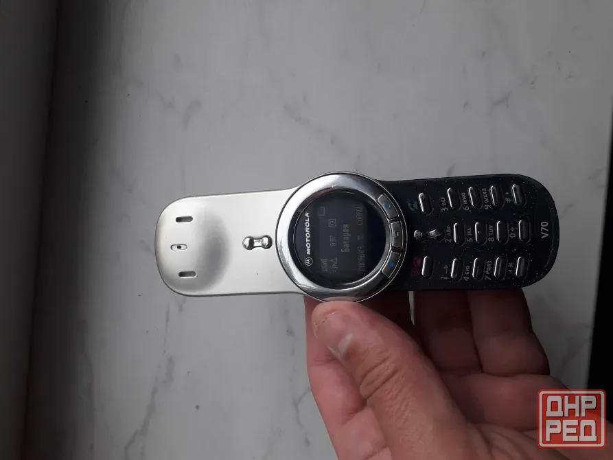 Motorola V70 (без вскрытий) + аккумулятор+зарядное(оригинал) Донецк - изображение 1