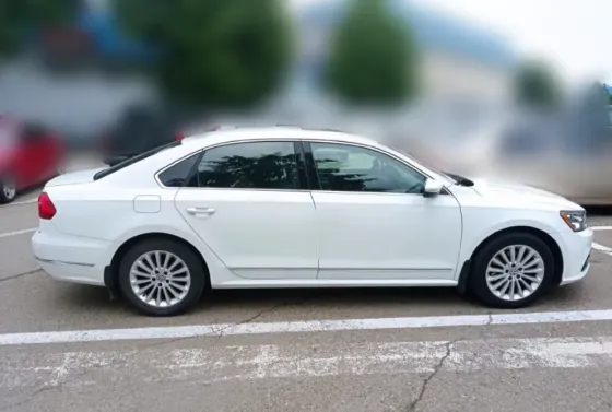 Фольксваген пассат 1.8T b8 USA Макеевка