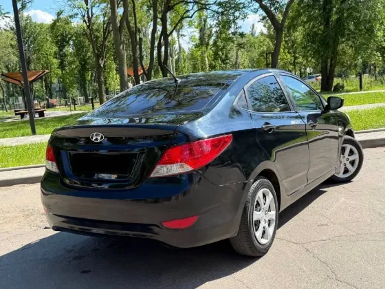HYUNDAI SOLARIS Донецк