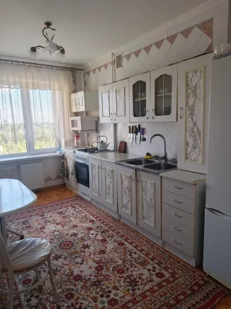 Продаётся -х комн.квартира 63,9 кв.м. Мариуполь